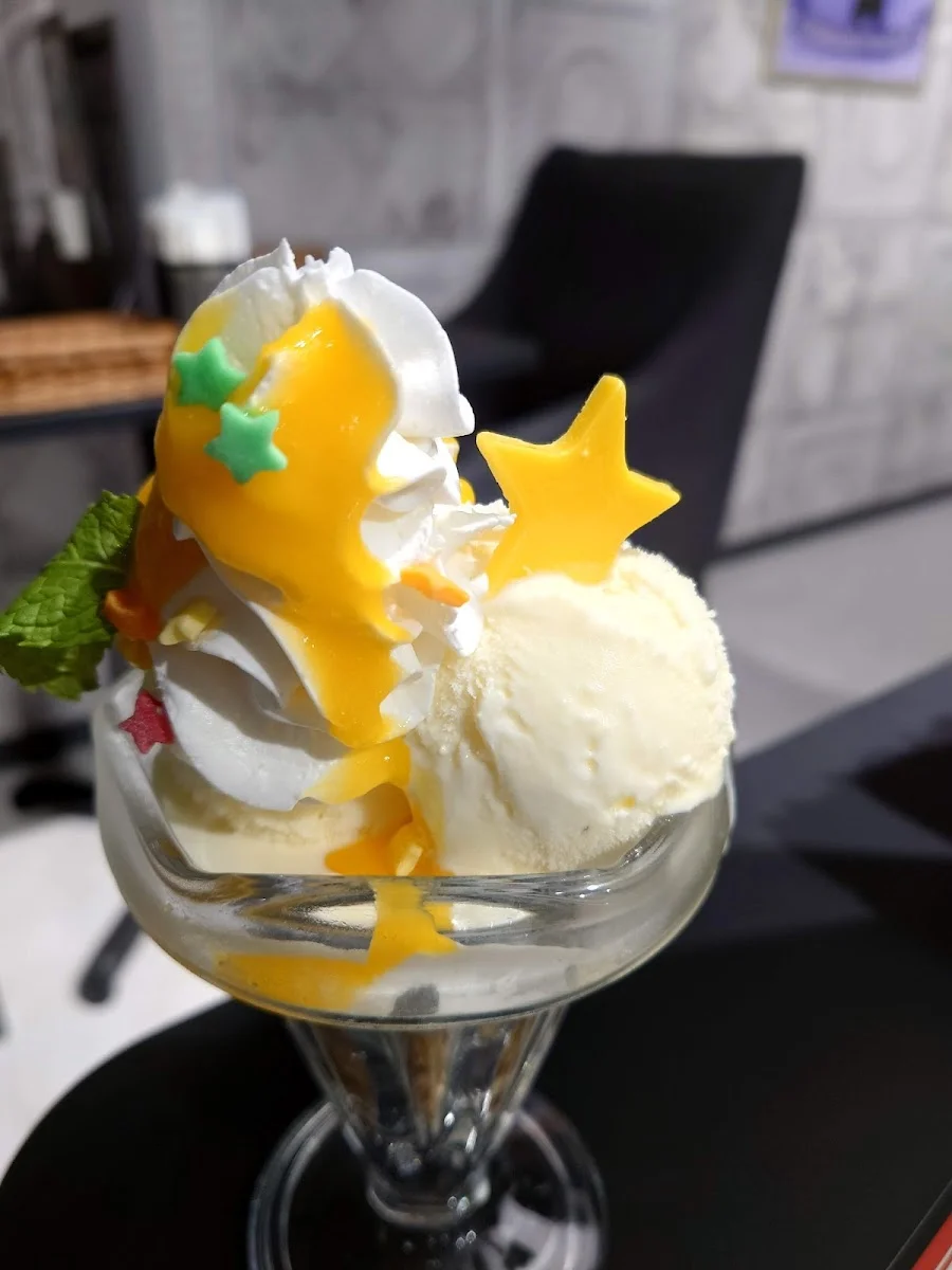Chugai Grace Cafe · 13